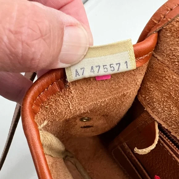 Dooney and Bourke vintage top handle shoulder carrier crossbody British tan bag - Picture 14 of 17